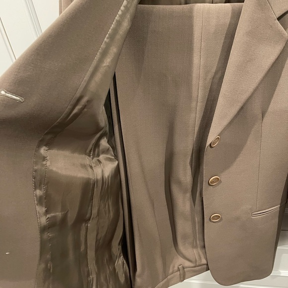 Wool Suite - Picture 2 of 4